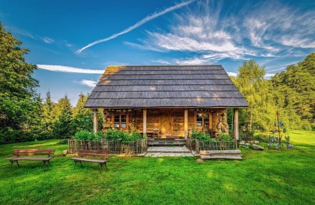 Ferienhaus in Bełczna am See und Wald