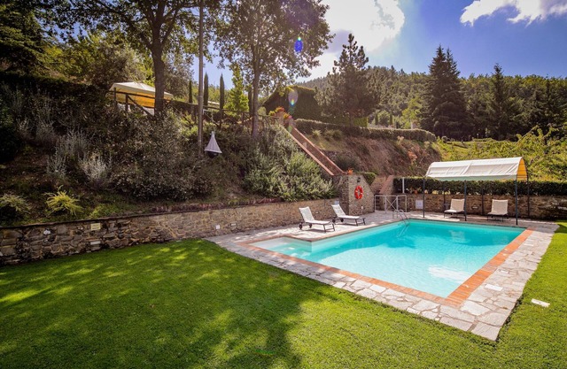 Verlockendes Ferienhaus in Cortona mit Pool