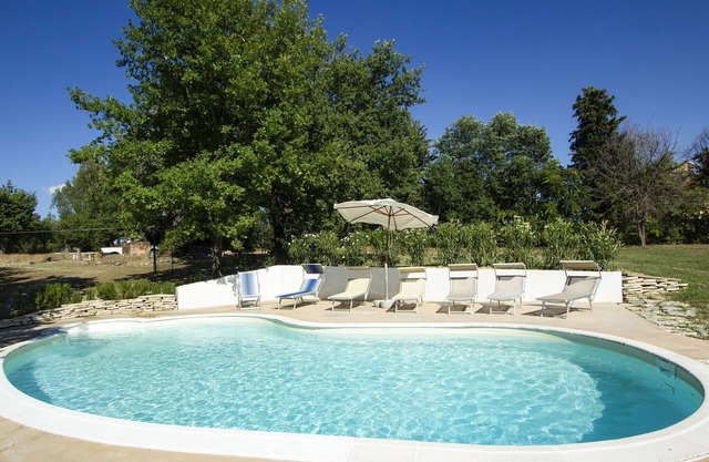 Ferienhaus in Cossignano, Schwimmbad