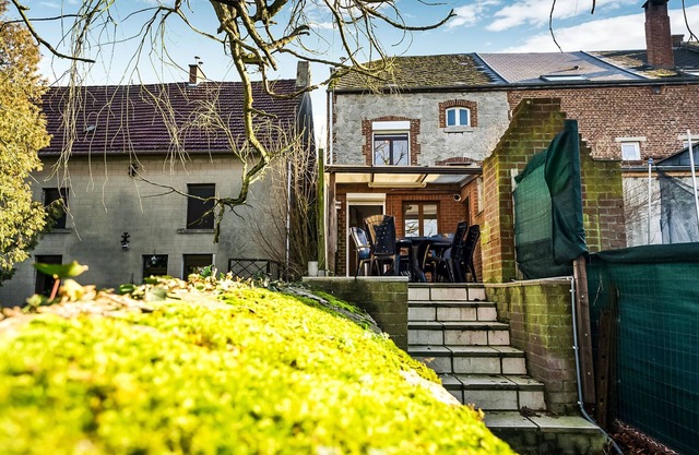 Ferienhaus in Frasnes mit Garten