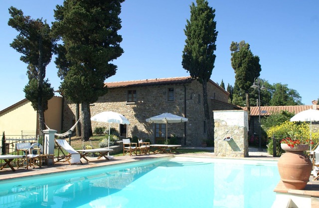 Ferienhaus in Montecarelli mit Pool