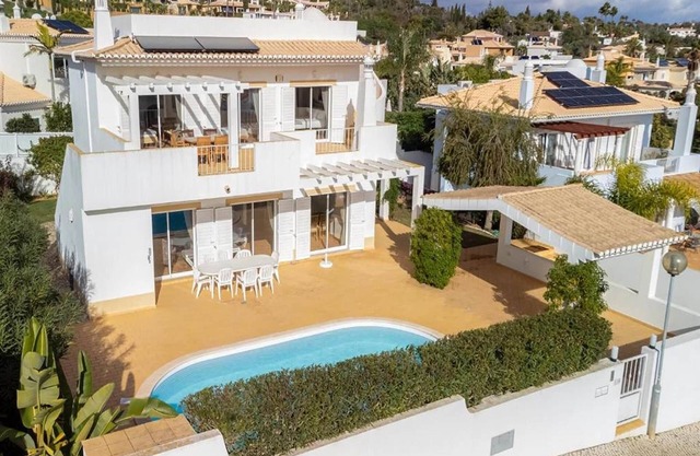 Haus mit Garten und privatem Pool