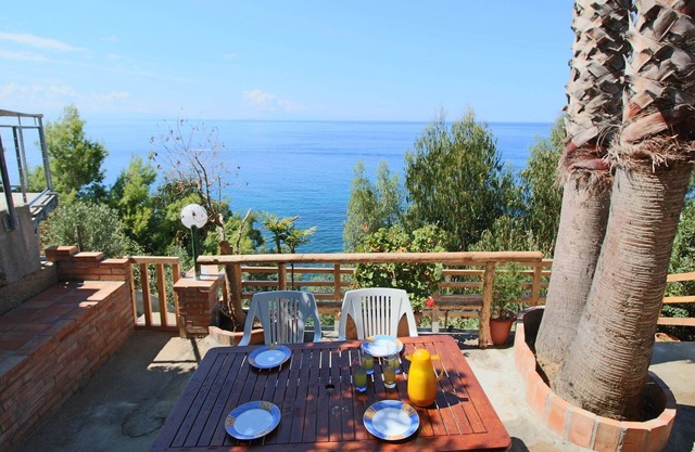 Gemütliches Ferienhaus in Ricadi am Meer