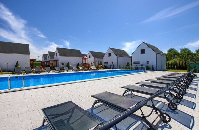 Luxuriöses Ferienhaus in Rogowo mit Pool