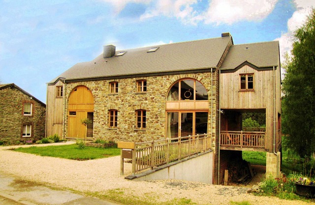 Denkmalgeschützes Ferienhaus in Sart mit Sauna und Whirlpool