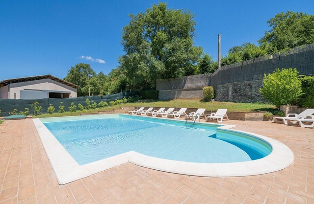 Ruhiges Ferienhaus in Sellano mit Pool