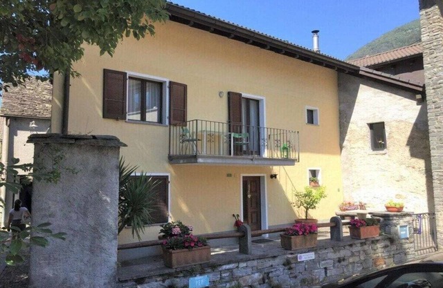 Ferienhaus in Verscio mit Schwimmbecken