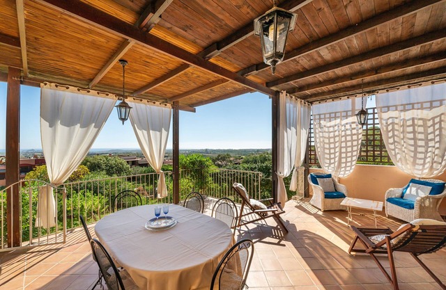 Ferienhaus 'Villino Iris 8 Is Molas Golf Resort' mit Meerblick, privater Terrasse und Wi-Fi