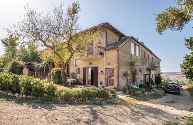 Holiday Home "La Casina di Radi" with Private Garden & Wi-Fi