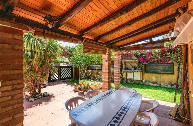 Holiday Home 'Grazioso Villino' with Private Terrace, Private Garden and Air Conditioning