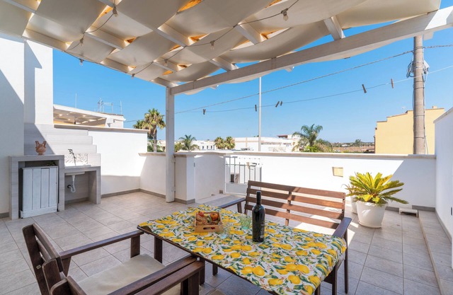 Ferienhaus 'Donasand torre San Giovanni' mit privater Terrasse und Balkon