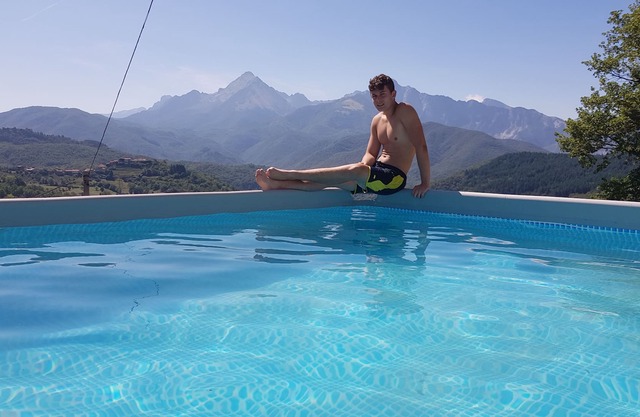LUXURY HOLIDAY HOME WITH POOL, WHIRLPOOL AND GARDEN
