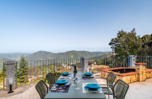 Ferienhaus 'Jerzu S'essia De Su Santu 1' mit Meerblick, Wi-Fi und Klimaanlage