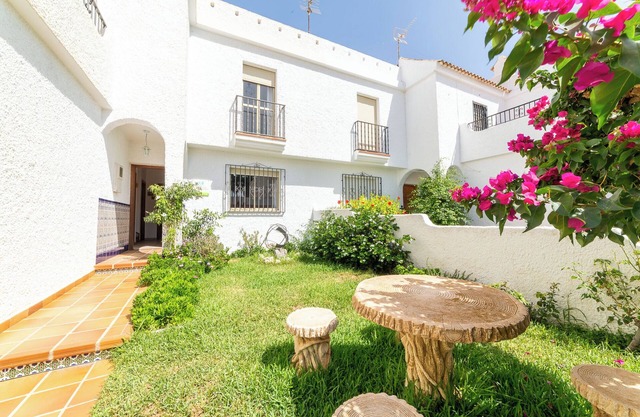 Ferienhaus 'La Buganvilla' mit privater Terrasse, privatem Garten und Klimaanlage