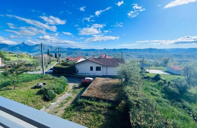 Holiday Home 'La Casa di Andrea in Lunigiana' with Private Terrace, Shared Garden and Balcony
