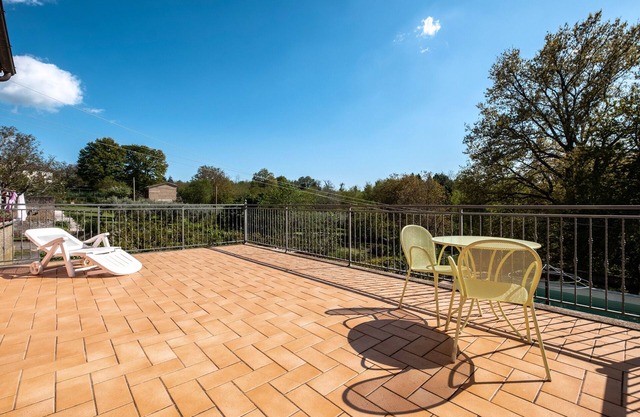 Ferienhaus 'La Casetta Del Caminetto' mit Gemeinschaftspool, Gemeinschaftsgarten und Balkon