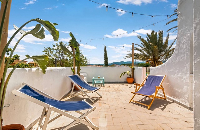 Holiday Home 'La Ibicenca By Ximoapartments' with Mountain View, Wi-Fi and Air Conditioning
