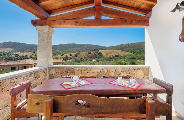 Ferienhaus 'La Minda' mit Bergblick, privater Terrasse und WLAN