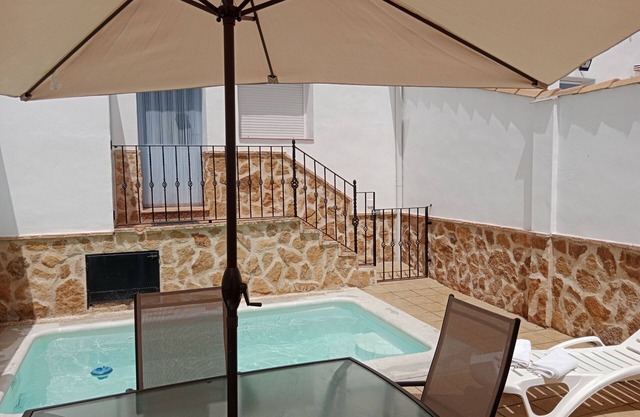 Ferienhaus La Reconquista mit Pool, Garten und WLAN