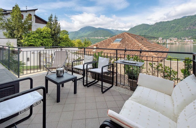 Holiday Home 'Lago Vicky' with Lake View, Private Terrace and Wi-Fi