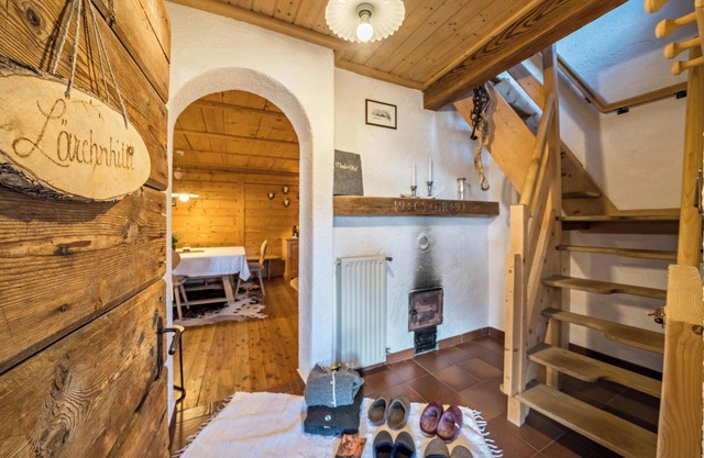 Ferienhaus "Lärchnhittl" mit Bergblick, WLAN, Balkon, Terrasse & Garten