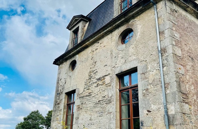 Holiday Home 'Le Crévy - Le Chateau - 8 Pers' with Private Terrace, Shared Garden and Wi-Fi