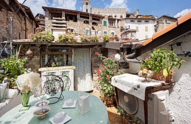 Ferienhaus 'Le Petit Chateau Dolceacqua' mit Terrasse