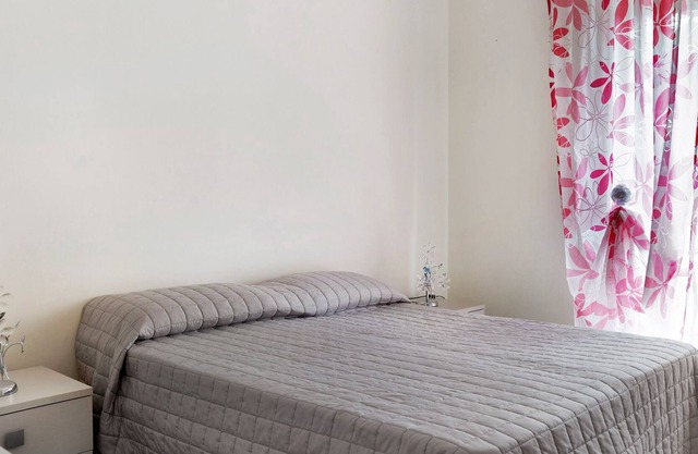 Holiday Home 'Le Rose' with Mountain View, Balcony and Wi-Fi