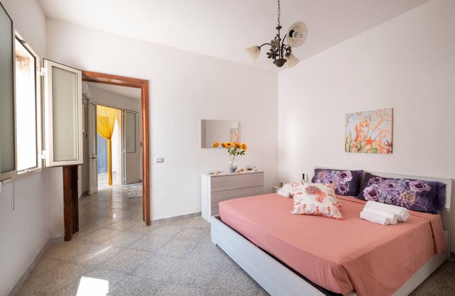 Ferienhaus 'Luna Di Mare' mit Meerblick, Gemeinschaftsterrasse und Klimaanlage