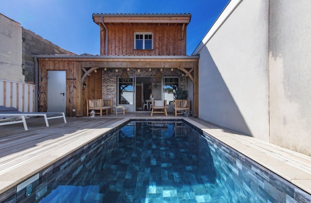 Ferienhaus 'Maison De La Plage' mit privatem Pool, WLAN und Klimaanlage