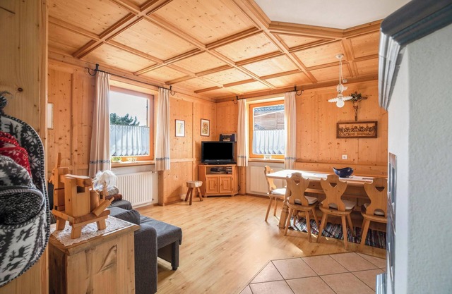 Ferienhaus 'Mendelhaus' mit Bergblick, Privatem Garten und WLAN