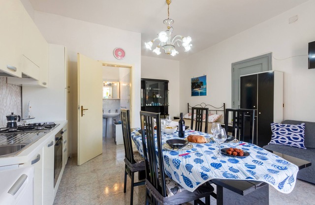 Ferienhaus 'Monolocale Sapore Di Mare' mit Meerblick, WLAN und Klimaanlage