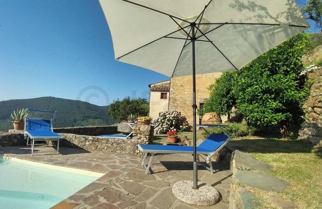 Ferienhaus bei Pisa mit eigenem Pool (bis 16 Pers)