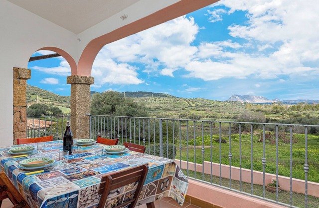 Ferienhaus 'Piano Primo Lu Carrulu' mit Bergblick, privater Terrasse und Klimaanlage
