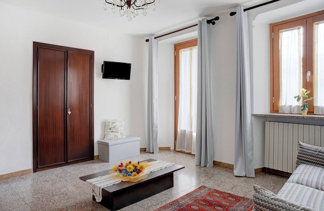 Ferienhaus 'Pin E Cele' mit Bergblick, privater Terrasse und Balkon