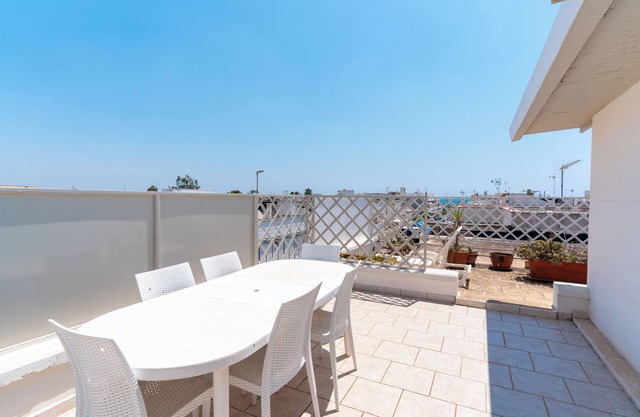 Ferienhaus 'Primo Piano Vista Mare' mit privater Terrasse und Klimaanlage