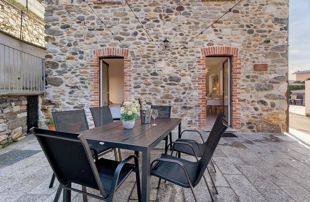 Ferienhaus 'Residenza Jasmine Grey Apartment' mit privatem Garten und Wi-Fi