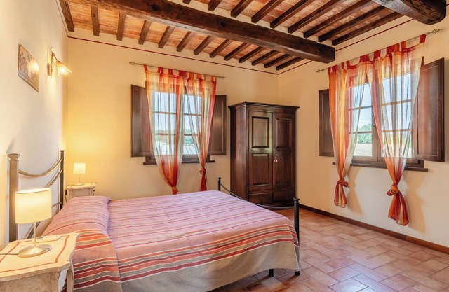 Ferienhaus 'Rosa Rossa' mit Gemeinschaftspool, WLAN und Klimaanlage