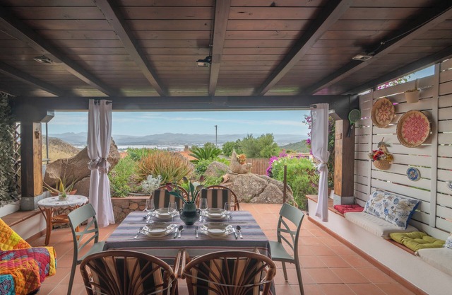 Holiday Home 'Rosemary House' with Air Conditioning