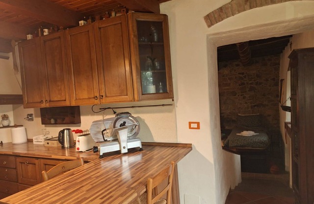 Holiday Home 'Rustico Toscano Sopra Firenze' with Private Garden and Wi-Fi
