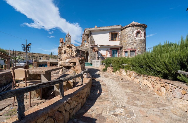 Ferienhaus "Sa Burrida" mit Garten, überdachter Terrasse und Kamin