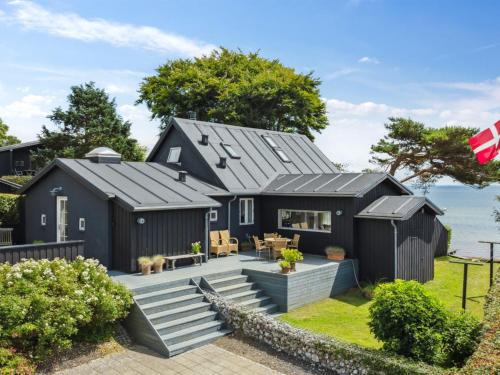 Holiday Home Sten - 30m from the sea by Interhome