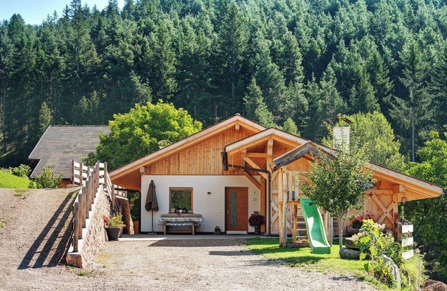 Ferienhaus 'Tholerhof' mit privater Terrasse, privatem Garten und WLAN