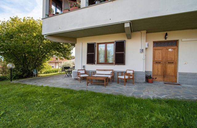 Ferienhaus 'Tramonto sul Castello di Poppi' mit Bergblick, Garten und WLAN