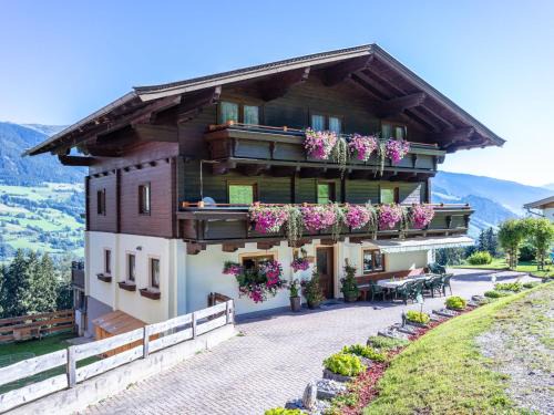 Holiday Home Umbichl by Interhome