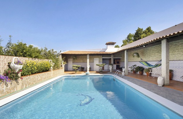 Holiday Home 'Vila Soares' with Private Pool, Private Terrace and Wi-Fi