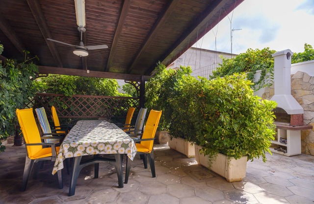 Ferienhaus "Villa Rita" 200 m zum Meer mit Garten & Grill