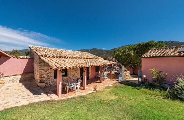Ferienhaus 'Villa Bella Solanas - Cuili Murvoni' mit Bergblick