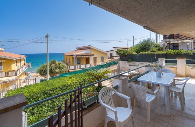 Ferienhaus "Villa Clara" mit Meerblick, überdachter Terrasse & Garten