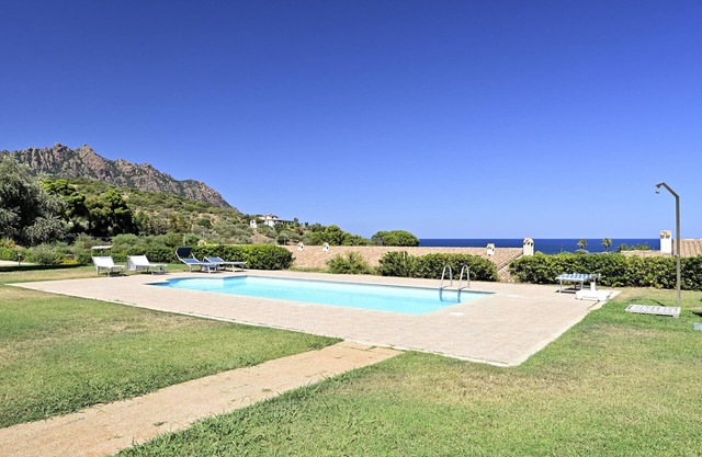 Ferienhaus 'Villa Dei Desideri' mit Meerblick, Gemeinschaftspool und Klimaanlage